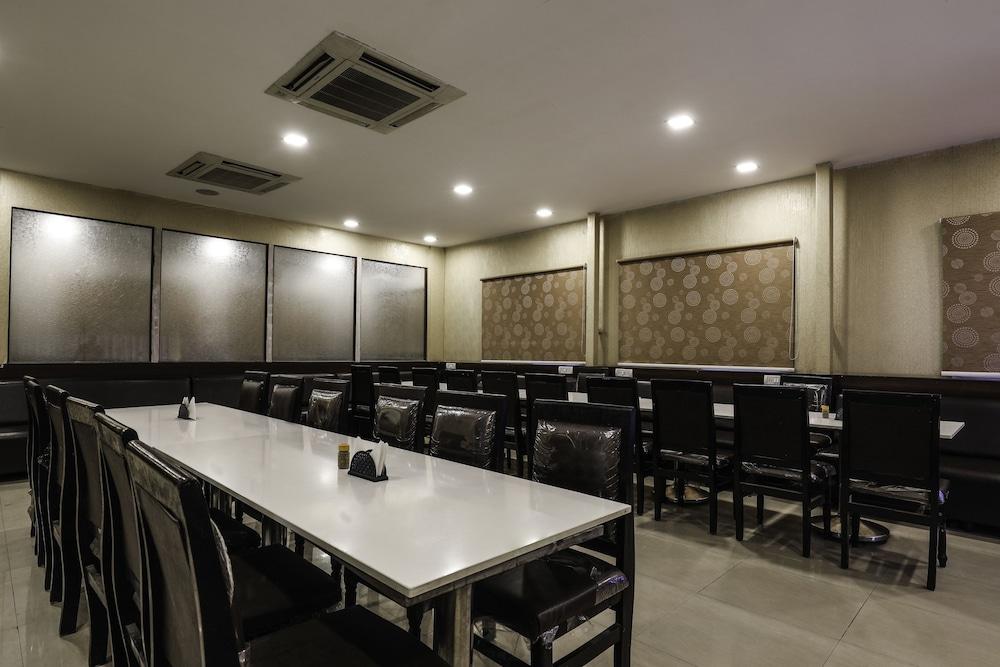 Treebo Trend Hotel Jp Plaza Nampally Hajdarabad Zewnętrze zdjęcie