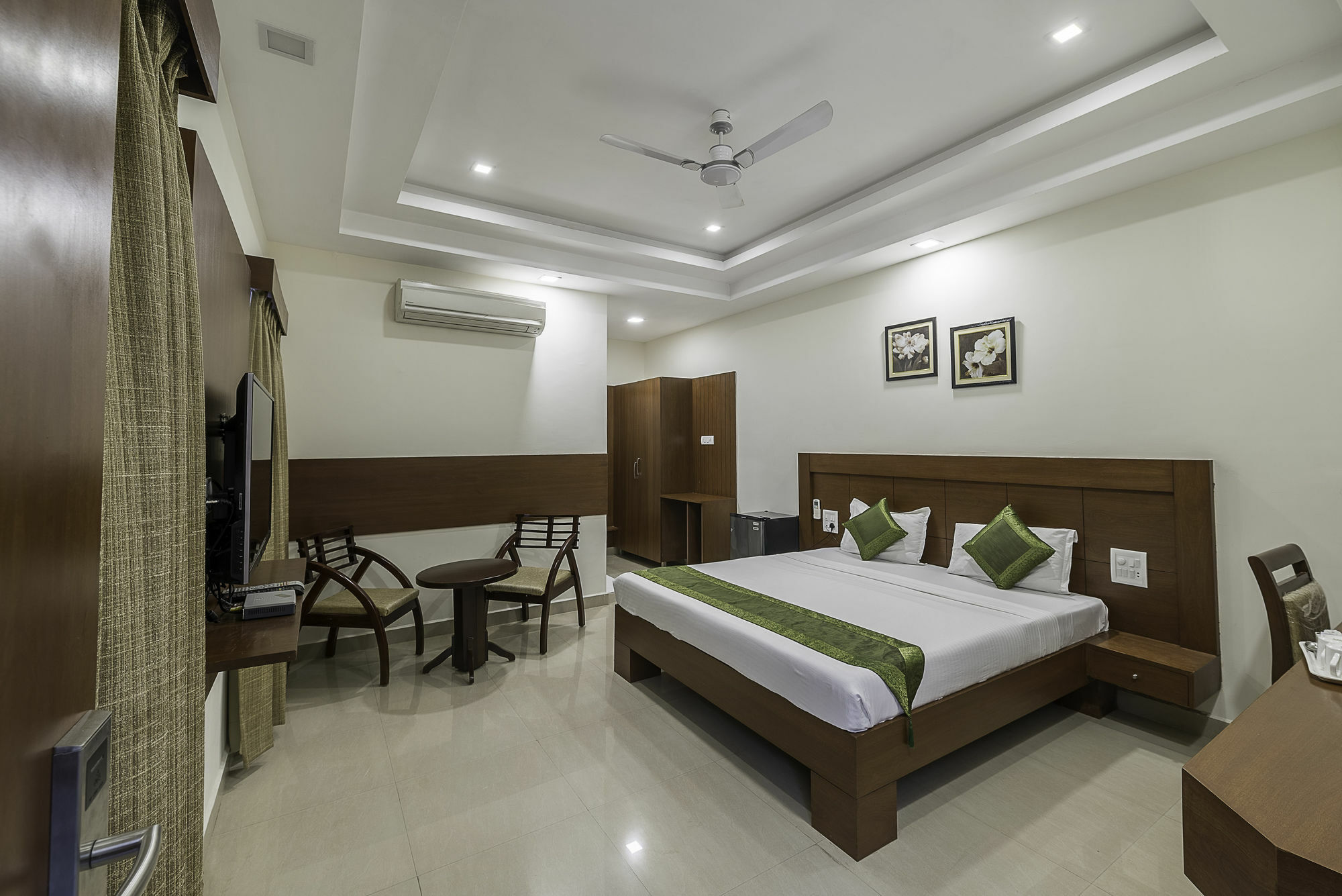 Treebo Trend Hotel Jp Plaza Nampally Hajdarabad Zewnętrze zdjęcie