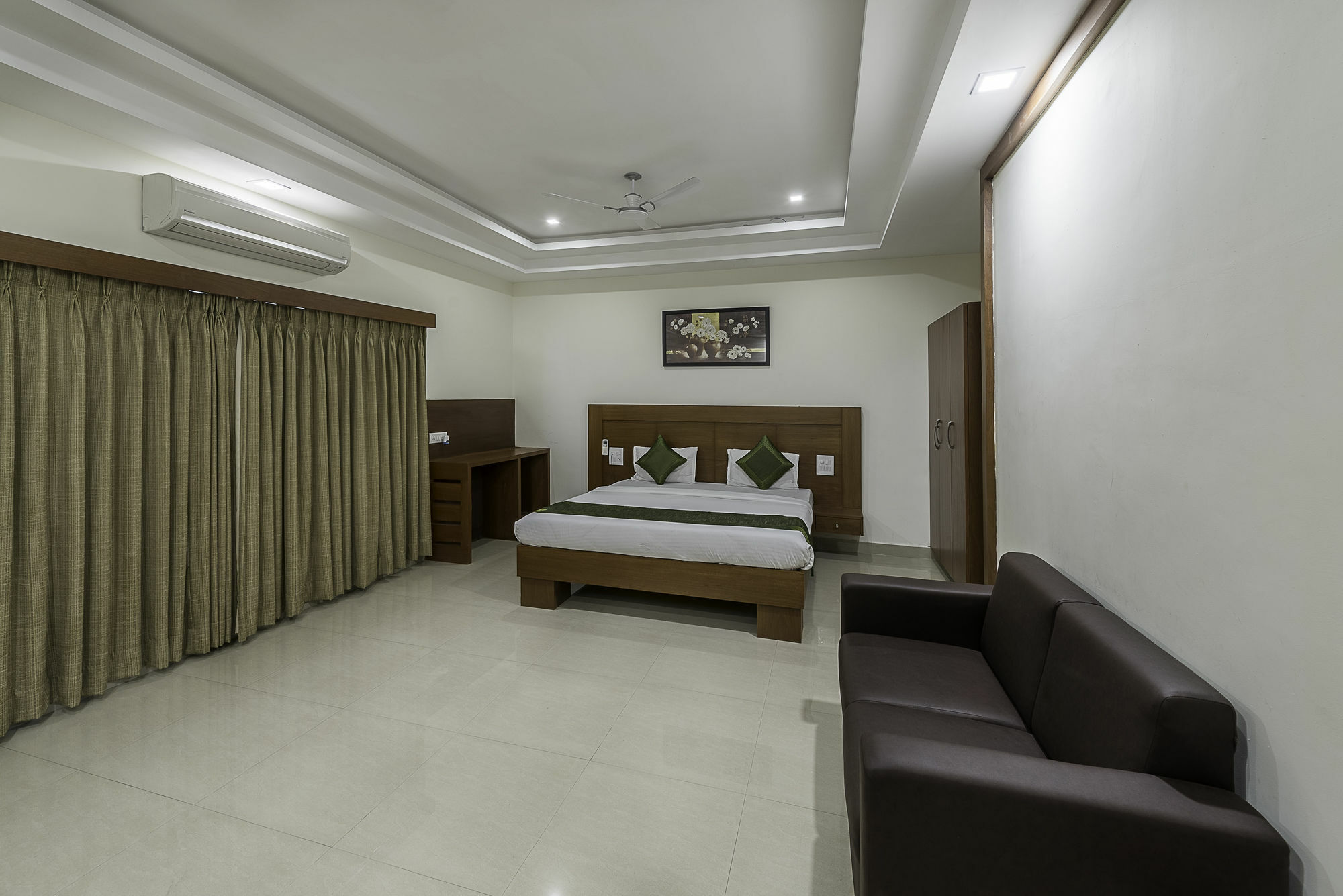 Treebo Trend Hotel Jp Plaza Nampally Hajdarabad Zewnętrze zdjęcie