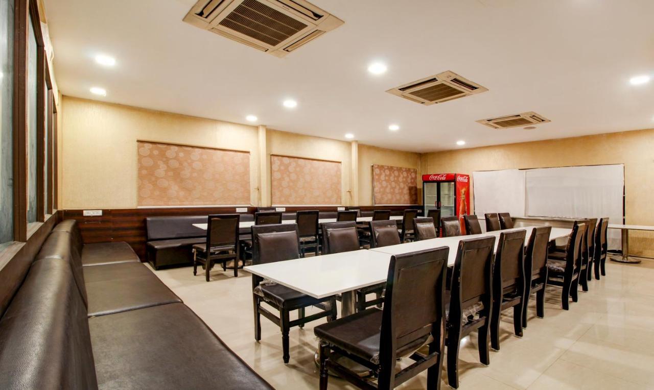 Treebo Trend Hotel Jp Plaza Nampally Hajdarabad Zewnętrze zdjęcie