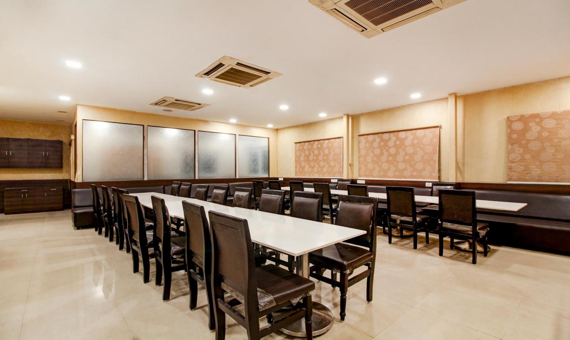 Treebo Trend Hotel Jp Plaza Nampally Hajdarabad Zewnętrze zdjęcie
